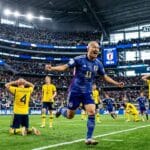 ญี่ปุ่นเสมอสวีเดน นักเตะญี่ปุ่นชุดน้ำเงินในเกมปิดกลุ่ม F บอลโลก 2026