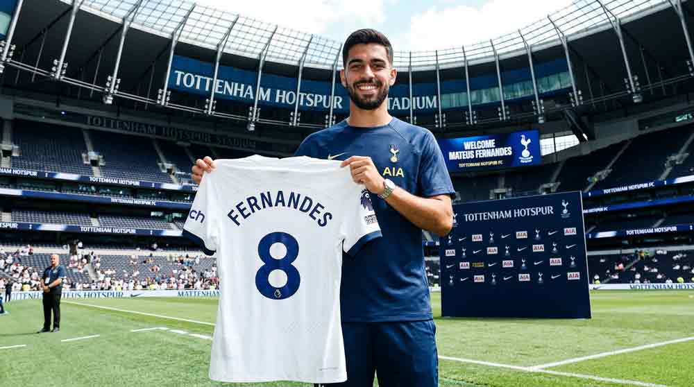 สเปอร์สเซ็นเฟอร์นันเดส มาเตอุสแฟร์นันด์สสวมเสื้อท็อตแนมฮ็อทสเปอร์