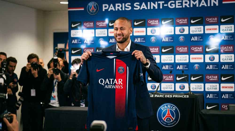 เนย์มาร์ในชุดปารีส แซงต์ แชร์กแมง นักเตะค่าตัวแพงที่สุดในโลกตลอดกาล 222 ล้านยูโร