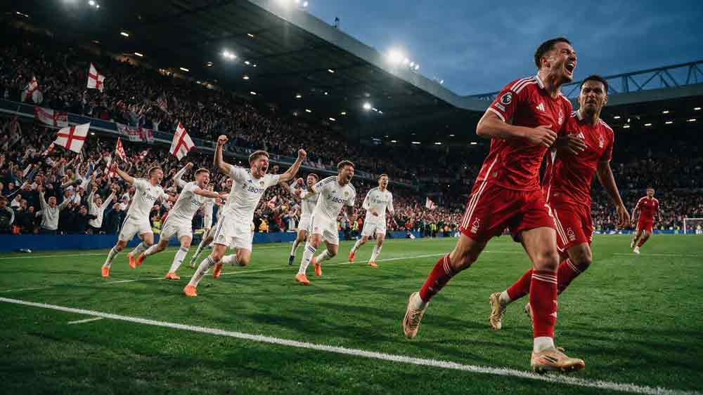 นอตติงแฮม ฟอเรสต์ แพ้ ลีดส์ 0-1 นักเตะลีดส์ฉลองชัยชนะที่สนามซิตี้ กราวด์