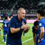ไทย พบ เวียดนาม อาเซียน คัพ 2026 แอนโธนี ฮัดสัน สั่งงานข้างสนามที่บันดุง
