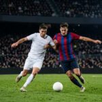 ผลบอล ลียง 3-2 คริสตัล พาเลซ นักเตะสองทีมดวลบอลกลางสนามในเกมยูโรปา ลีก
